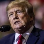 আমার বন্ধু ম্যাক্রোঁ চীনের সঙ্গে জড়িয়ে গেছে: ট্রাম্প