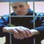 পুতিনের সমালোচক নাভালনিকে কারাগারে বিষ প্রয়োগের অভিযোগ