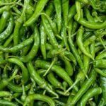 আমদানির খবরে ২০০ টাকায় কাঁচা মরিচের দাম