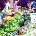 কমেছে সবজির দাম, বেড়েছে পেঁয়াজের