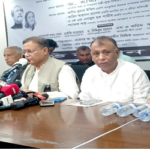 ‘চিকিৎসা নাকি ষড়যন্ত্রের উদ্দেশ্যে তিন নেতা সিঙ্গাপুর গেলেন, প্রশ্ন অনেকের’