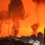 ইসরায়েলি হামলায় গাজায় ইন্টারনেট-মোবাইল যোগাযোগ বন্ধ