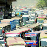 যানের জট খোলে না, ৩৫ মিনিটের পথ আড়াই ঘণ্টা
