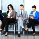 বসার ধরন দেখেই যেভাবে ব্যক্তিত্ব বুঝবেন