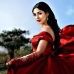 ফেসবুকে অভিনব কায়দায় কাকে ভালোবাসার কথা জানালেন সাফা কবির?