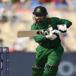 দারুণ জুটিতে দলকে টেনে ‘বাজে’ শটে ফিরলেন লিটন