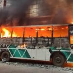 কাকরাইলে বাসে আগুন দেওয়া ২ যুবক ছিলেন ‘পুলিশের পোশাকে’