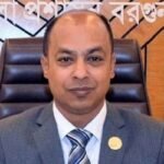 বরগুনার সাবেক ডিসির সঙ্গে নারীর ‘অন্তরঙ্গ মুহূর্তের’ ভিডিও ভাইরাল