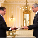 কলম্বিয়ার প্রেসিডেন্টের কাছে রাষ্ট্রদূত ইমরানের পরিচয়পত্র পেশ