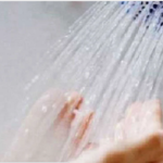 শীতে কুসুম গরম পানিতে গোসলের উপকারিতা