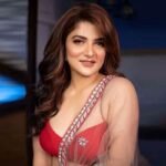 ‘শ্রাবন্তী সহজেই সবাইকে বিশ্বাস করেন বলে কষ্ট পান’