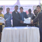 সুরমা বয়েজ ক্লাবের সদস্য শিপলু ও লায়েক-কে সংবর্ধনা