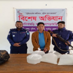 মানিকছড়ি থানা পুলিশের বিশেষ অভিযানে অবৈধ চোলাইমদ সহ মাদক কারবারি গ্রেফতার