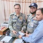 বিমানবন্দর থেকে প্রবাসীর ব্যাগ চুরি, আরেক প্রবাসী আটক