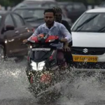 বৃষ্টিতে বিপর্যস্ত দিল্লিতে মৃত ১১, ফের ভারি বর্ষণের পূর্বাভাস