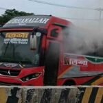 নারায়ণগঞ্জে যাত্রীবাহী বাসে আগুন