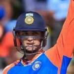 ব্যাটিং তাণ্ডব চালিয়ে অভিষেকের সেঞ্চুরি