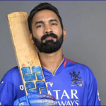 খেলা ছেড়েই কোহলিদের ব্যাটিং কোচ হয়ে গেলেন দীনেশ কার্তিক