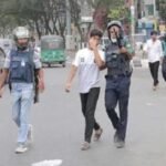 পল্টন-ইসিবি চত্বরে আন্দোলনকারীদের ওপর লাঠিচার্জ, আটক ২০