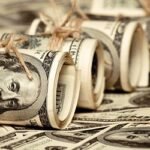 হঠাৎ করে ডলারের বাজারে অস্থিরতা, কারণ কী?