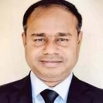 আদালতে শুনানীর সময়েই আইনজীবীকে শ্বাসরোধের চেষ্টা