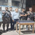 বেনাপোল ভারতীয় পন্যবাহী ট্রাকে ফেনসিডিল চালক আটক ট্রাক জব্দশ
