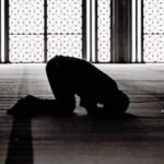 নামাজে মন অন্যদিকে চলে গেলে কী করবেন