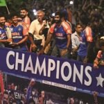 ছাদখোলা বাসে ভারতের ঐতিহাসিক শিরোপা উদযাপন