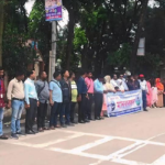 সাভারে গণমাধ্যম কর্মীদের মানববন্ধন; থানায় স্মারকলিপি প্রদান