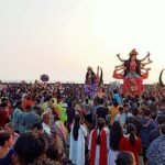 কক্সবাজার সৈকতে প্রতিমা বিসর্জনে লাখো মানুষের ঢল