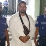 বিদেশ যাওয়ার পথে ছাত্রলীগ নেতা গ্রেফতার