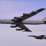 যুক্তরাষ্ট্রের বি-৫২ বোমারু বিমানের পথ আটকাল রাশিয়ার যুদ্ধবিমান