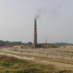 অবৈধ ইটভাটা গিলছে স্কুল, বসতি ও ফসলি জমি