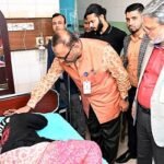 খালেদকে দেখতে হাসপাতালে ঢাবি উপাচার্য