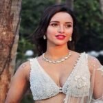 এক ছবির জন্য কত নেন তৃপ্তি দিমরি?