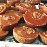 গুড় খাঁটি কিনা যেভাবে যাচাই করবেন