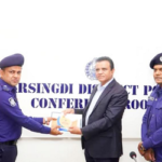 নরসিংদীর শ্রেষ্ঠ ওসি নির্বাচিত হয়েছেন এমদাদুল হক