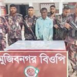 ২ কেজি স্বর্ণসহ ভারতীয় নাগরিক আটক