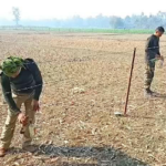 দহগ্রাম সীমান্তে কাঁটাতারের বেড়ায় এবার বোতল ঝুলিয়ে দিল বিএসএফ, আতঙ্কে সীমান্তবাসী