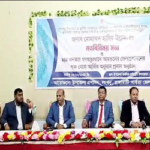 গনঅভ্যুত্থানে আহতদের সহায়তায় দুর্গম পাহাড়ের বাসায় গেলেন জেলা প্রশাসক