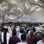 ভাষাসৈনিকদের শ্রদ্ধা জানাতে কেন্দ্রীয় শহীদ মিনারে মানুষের ঢল