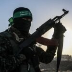 এবার ইসরাইলি হামলায় নিহত জিম্মিদের লাশ ফেরতের মঞ্চ করেছে হামাস