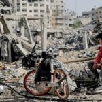 ধ্বংসস্তূপের নীচে শুধু লাশ