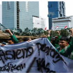 ছাত্র আন্দোলনে উত্তাল ইন্দোনেশিয়া