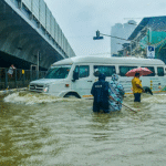 ভারী বৃষ্টিতে বিপর্যস্ত মুম্বাই, রেড অ্যালার্ট জারি
