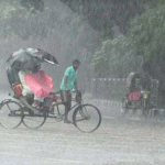 দুপুরের মধ্যে সাত জেলায় ভারি বর্ষণের আভাস
