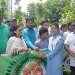 নেত্রকোণায় এনটিভির প্রতিষ্ঠাবার্ষিকীতে শিক্ষার্থীদের মাঝে গাছের চারা বিতরণ