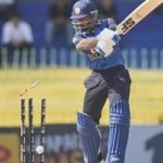 কুশাল মেন্ডিসকে ফিরিয়ে জুটি ভাঙলেন তানভির