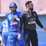 বাবার প্রথম বলেই ছক্কা হাঁকাল ছেলে (দেখুন ভিডিওতে)