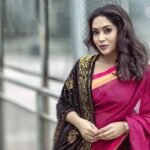 চলচ্চিত্র অনুদান কমিটি থেকে পদত্যাগ করলেন অভিনেত্রী মম